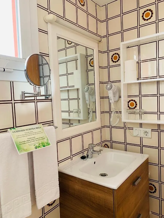 Apartamentos Ebusus Santa Eularia des Riu 0*,